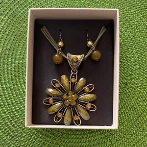 Y2K 00s MIXIT Elegant Gold and Brown Floral Jewelry Set